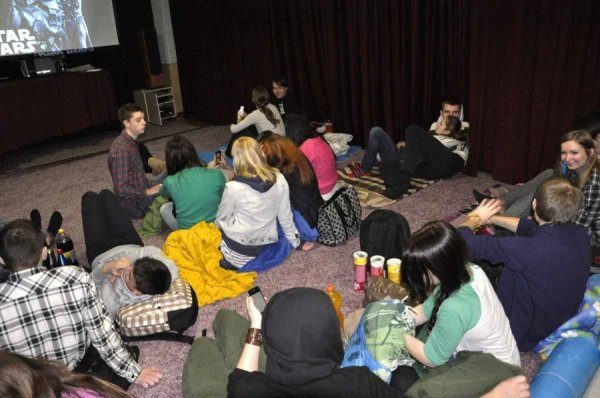 У Луцьку протягом 9 годин безупину дивилися кіно. ФОТО 